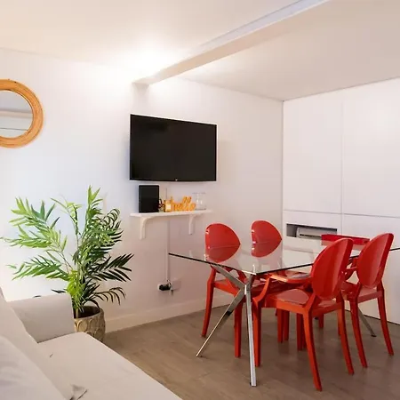 Apartment Sunny & Lovely W/ Patio By Lovelystay
