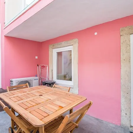 Apartment Sunny & Lovely W/ Patio By Lovelystay Lisbon